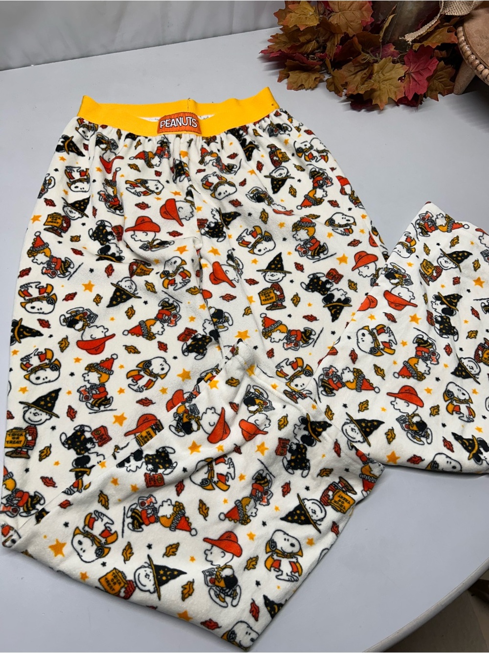 Peanuts White, Orange & Black Snoopy Halloween Pajama Pants